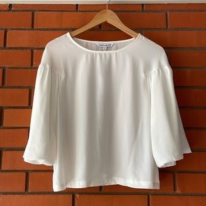 NWT ELIZABETH AND JAMES Women's White Blouse Top Size XS Extra Small
